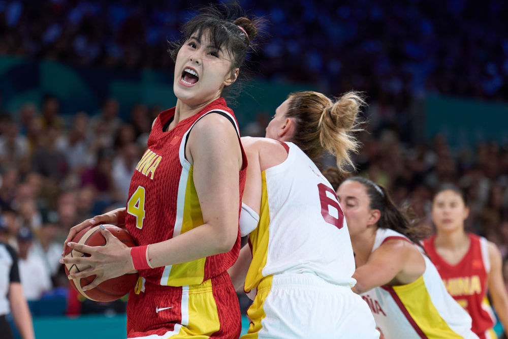 欧冠精彩进球回顾：梅西助攻亮点,（欧冠精彩进球集锦：梅西助攻成焦点）