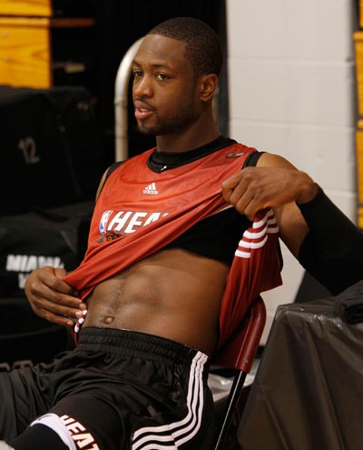 德罗西拿到执教热那亚首胜，目前带队成绩1胜2平保持不败（德罗西迎来热那亚执教首胜，战绩1胜2平仍保持不败）