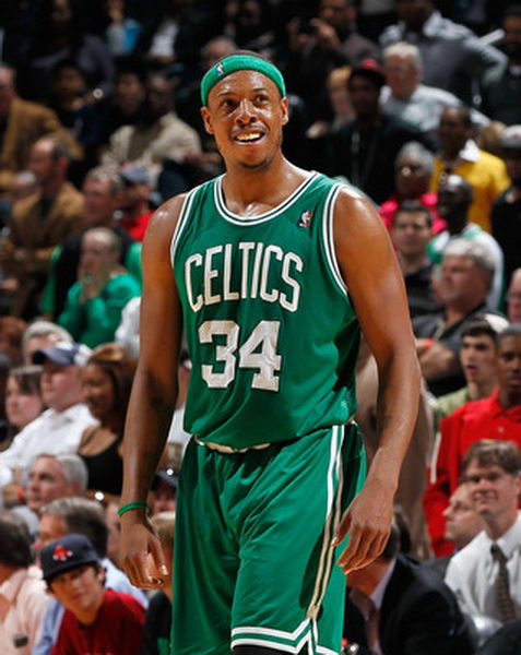 巴萨官方：拉菲尼亚继续进行个人训练，处在康复的最后阶段（巴萨通报：拉菲尼亚继续单独训练，康复进入收尾阶段）