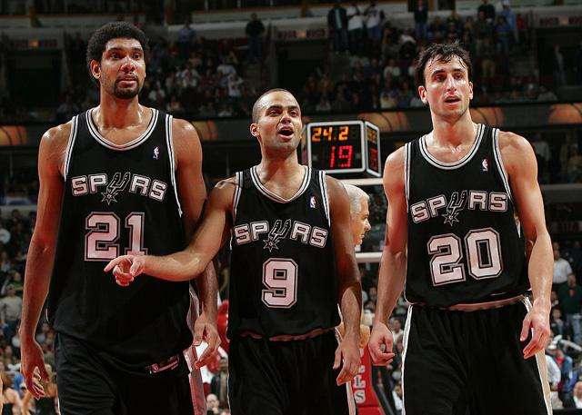 斯洛特：这点球在英超可能不会判；萨拉赫？今晚属于在场球员（斯洛特：这点球英超未必判；谈萨拉赫：今晚主角是出场球员）