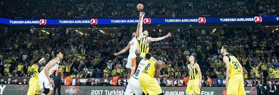 特朗普二儿子：是蓝军邀请我爸颁奖的，他们说这是最大的荣誉（特朗普次子：蓝军邀请我父亲颁奖，称此为最高荣誉）