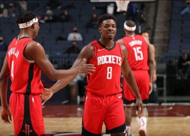 亚足联官方：成都蓉城因在亚冠单场5人染黄被罚款2500美元（亚足联处罚：成都蓉城亚冠单场5黄牌，罚款2500美元）